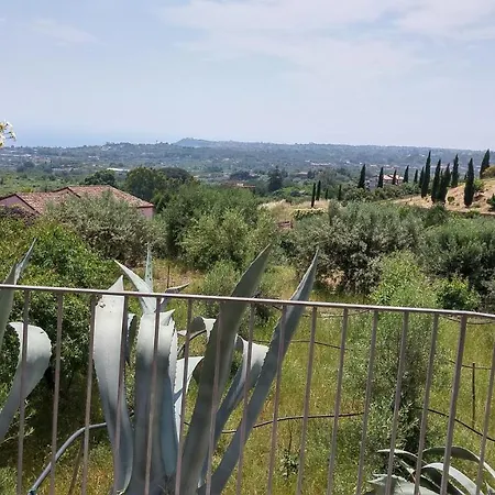La Casa Del Melograno Alojamento de Acomodação e Pequeno-almoço Santa Venerina