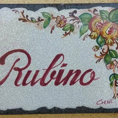 La Casa Del Melograno Alojamento de Acomodação e Pequeno-almoço Santa Venerina