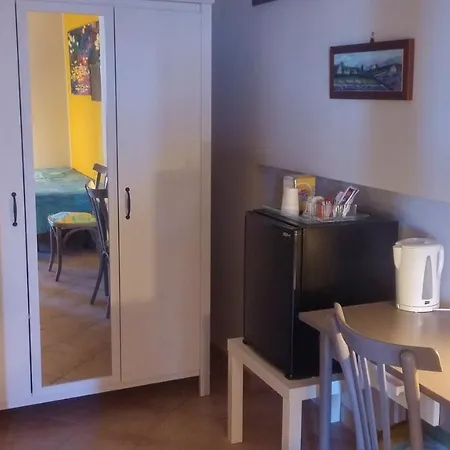 La Casa Del Melograno Alojamento de Acomodação e Pequeno-almoço 4*