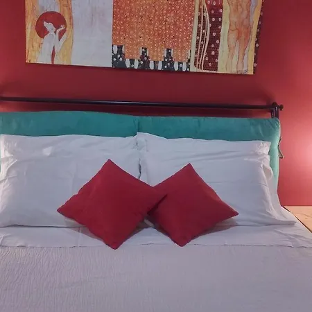 La Casa Del Melograno Alojamento de Acomodação e Pequeno-almoço Santa Venerina