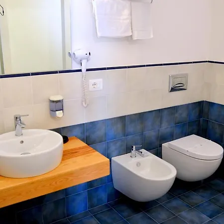 La Casa Del Melograno Alojamento de Acomodação e Pequeno-almoço 4*