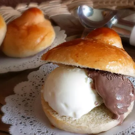 Alojamento de Acomodação e Pequeno-almoço La Casa Del Melograno 4*